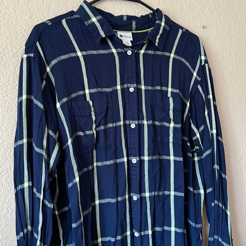 STYLUS Button-Down Shirt